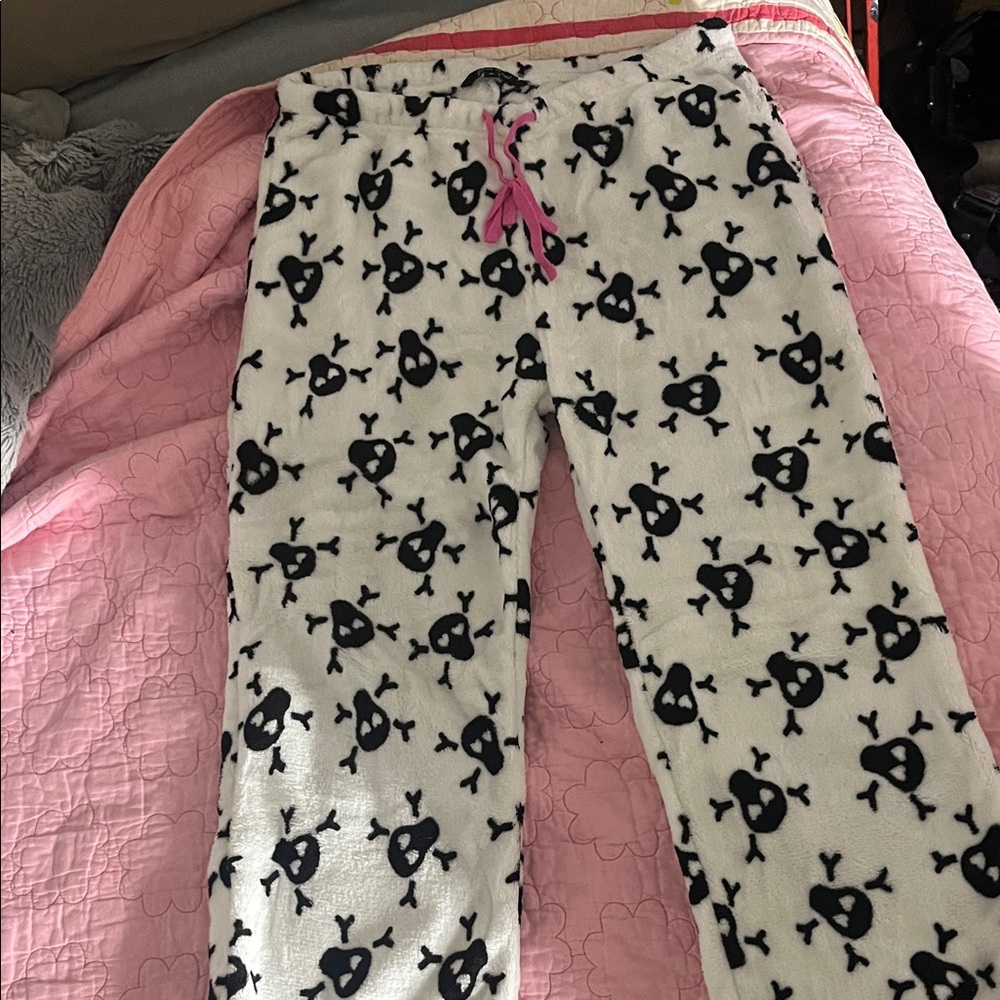 Just Love White and Black Skull Print Pajama Pants